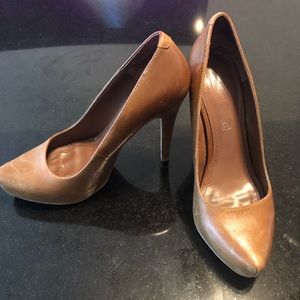 Aldo Faux leather Tan stiletto with a small